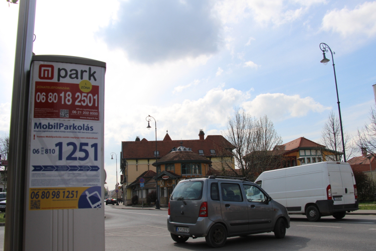 Új mobilparkolási rendszer Esztergomban – egyszerűbben