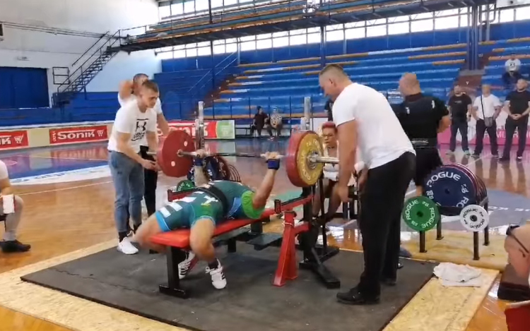 Újabb fényes érmet szerzett a fekvenyomó Szuder Károly - VIDEÓ