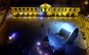 Ilyen volt az eddigi egyetlen havas éjszaka Esztergomban - LÉGI VIDEÓ