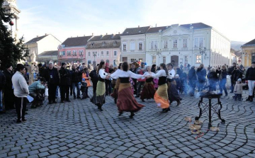 Valódi agórává vált Esztergom főtere - FOTÓK