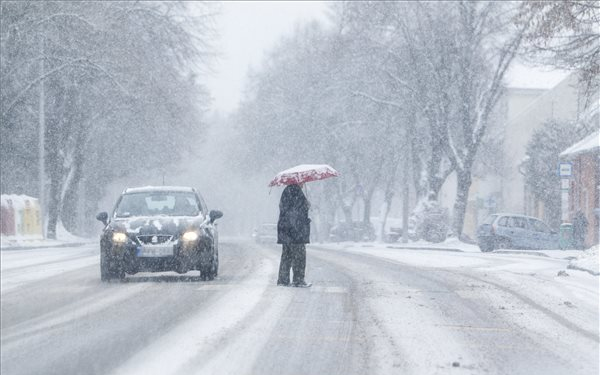 Térségünkben is gondot okoz a hó a közlekedésben