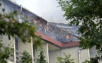 Kigyulladt egy hotel Dobogókőn - VIDEÓVAL