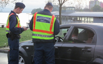 Újabb razzia az utakon - az ittas és drogos vezetőkre állnak rá a rendőrök