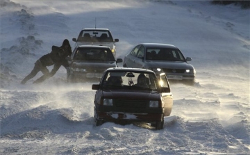  Hófúvás nehezíti a közlekedést Veszprém, Zala és Somogy megyében