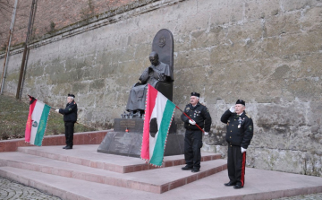 A kommunizmus áldozataira emlékeznek Esztergomban