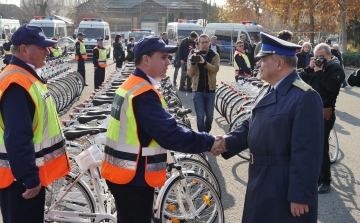 258 esztergomi kerékpárt adott át a polgárőrségnek az ORFK