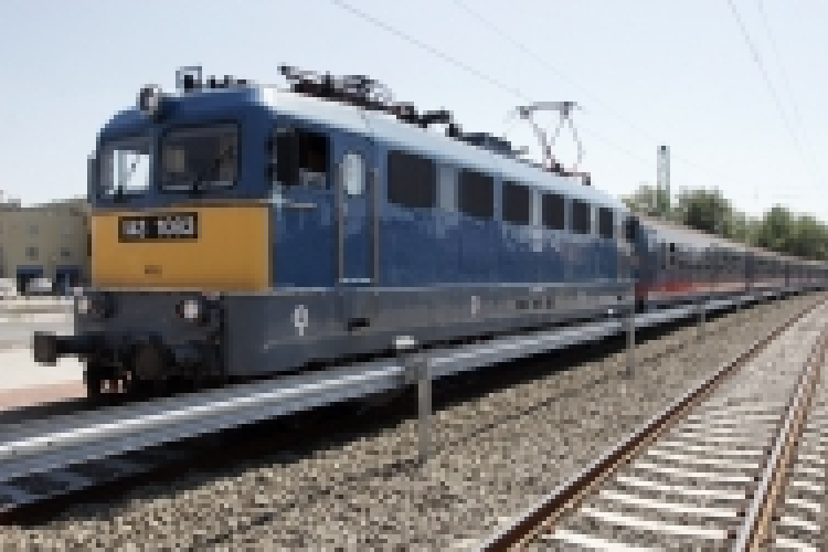 Olcsóbb lesz utazni a másodosztályú vonatokon