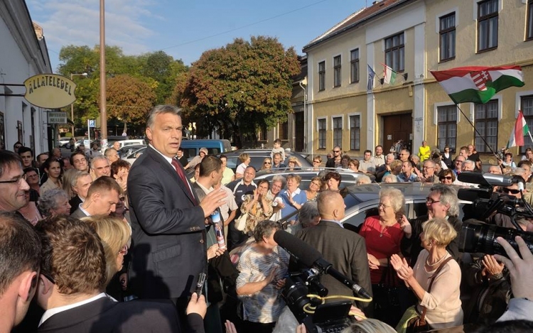 Orbán Viktor: Esztergom nem lehet az elszalasztott lehetőségek városa (videó)