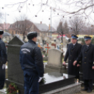 A hős esztergomi rendőrre emlékeztek egyenruhásaink