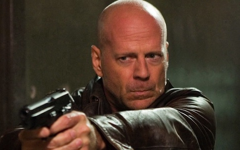 Bruce Willis zsarut és megszállott igazságosztót is alakít