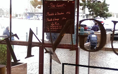 Párizsi vérengzés - Párizsban ejtett túszokat a montrouge-i lövöldöző