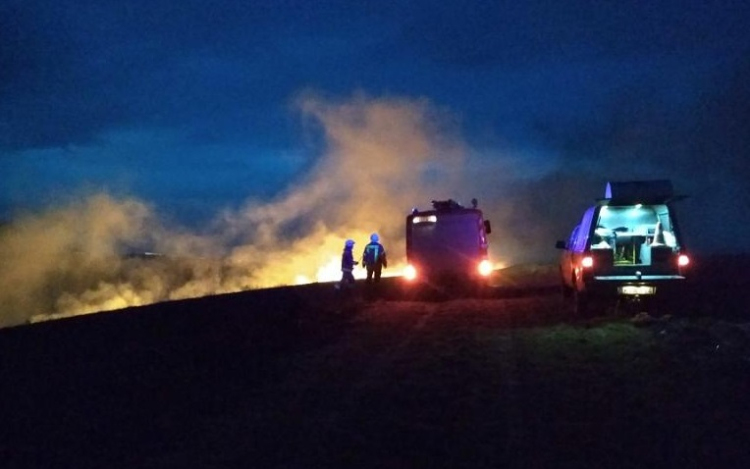 Kétszer is lángolt a tarló, ugyanoda siettek az esztergomi tűzoltók