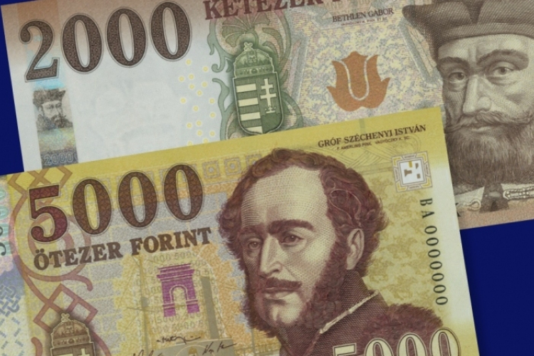 Gyorsan halad a 2000 és 5000 forintos bankjegyek cseréje