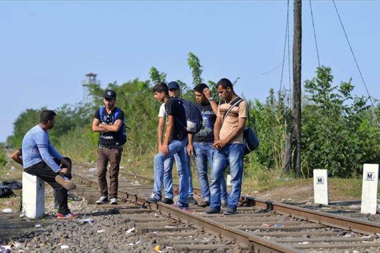 Illegális bevándorlás - Sokan próbálnak keresni a migránsokon
