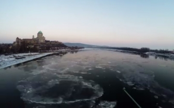 Zajlik az élet, vagyis a Dunán a jég, de kicsit másként - VIDEÓ