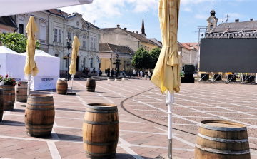 Szurkolói terasszá alakul a Széchenyi tér egy része a foci Eb idejére