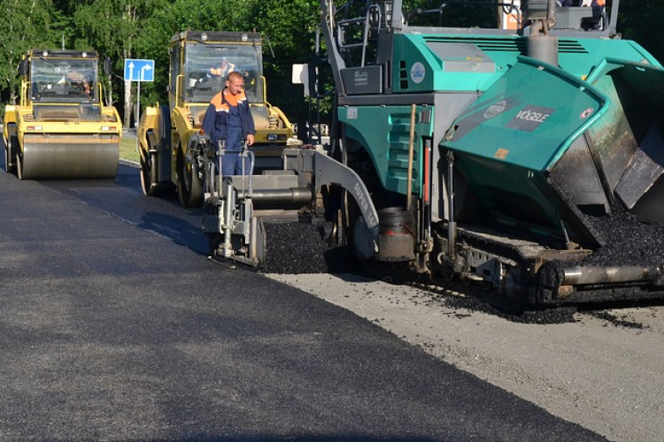 Újabb útszakaszok újulnak meg térségünkben