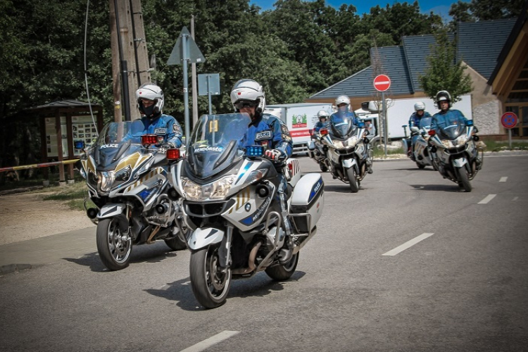 Motoros rendőrök járőröznek a megyében