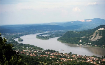 Gyorsuló ütemben csökken a Duna a térségben