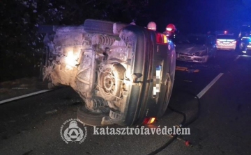 Kesztölc polgármestere szenvedett balesetet a 117-esen - FOTÓK