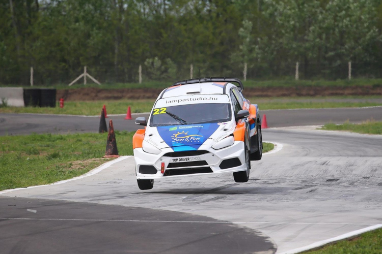 Kategóriagyőzelmet, dobogós helyeket hozott az új pálya a Korda Racingnek