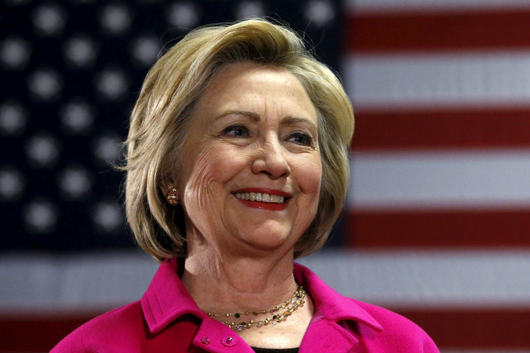 Hillary Clinton visszatérne a közéletbe