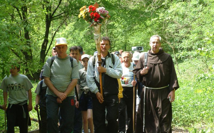 Gyalogos zarándoklat a ferencesekkel