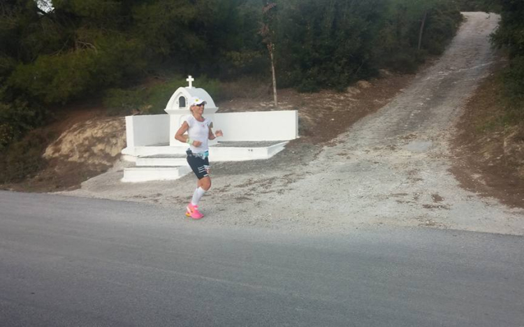 Emberfeletti teljesítmény Esztergomból – Maráz Zsuzsa célban a Spartathlon