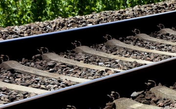 Rongálás okozott késéseket az esztergomi vasútvonalon