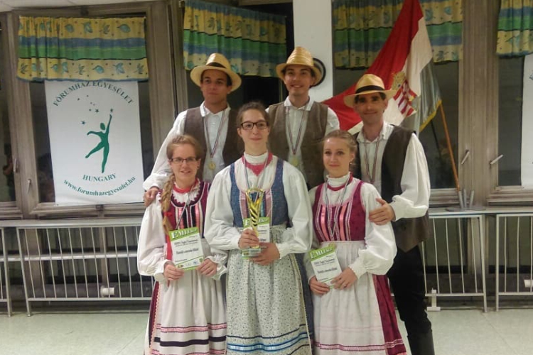 Gratulálunk az esztergomi néptáncosok sikeréhez!!!