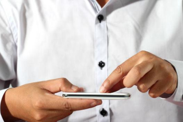 Tenyérbemászó marketing – 5 tipp a mobil keresőmarketinghez