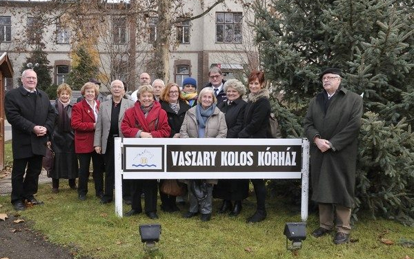 Ehingeniek hoztak karácsonyi ajándékot Esztergomba