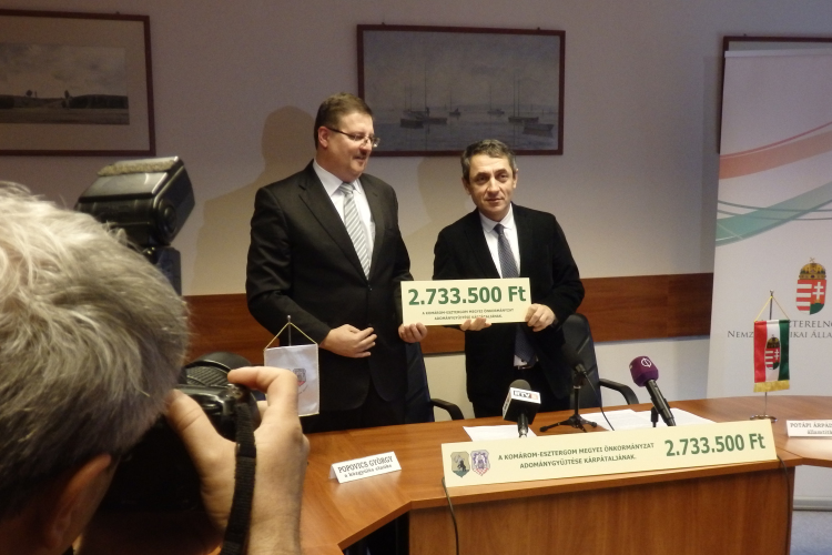 Csaknem 2,8 millió forinttal támogatta a megye a kárpátaljai magyarokat