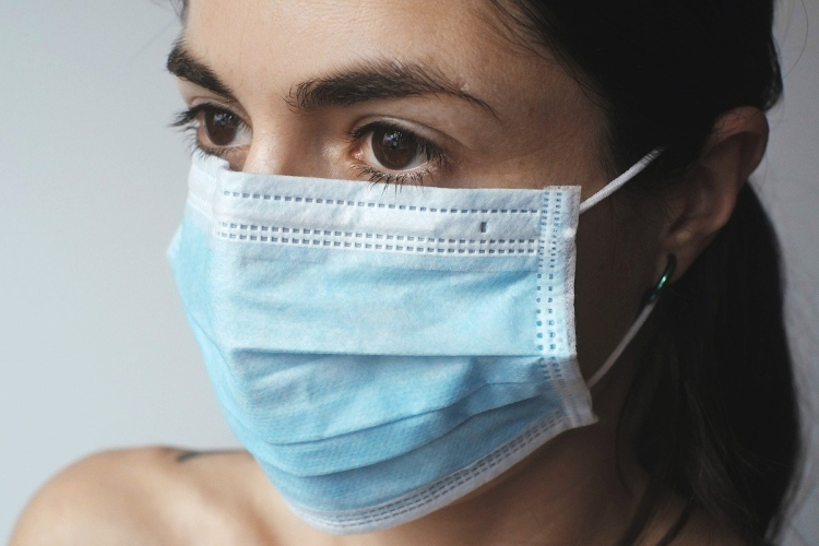 Már több mint 650 ezer maszkot gyártott az állami kutatócég