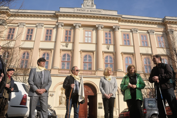 Hírességekkel indult zarándoklat Esztergomtól Máriagyüdig