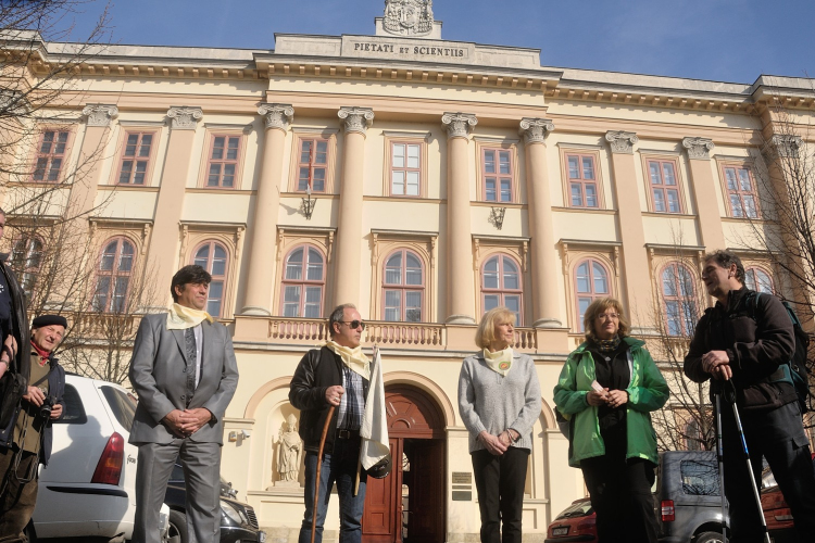 Hírességekkel indult zarándoklat Esztergomtól Máriagyüdig