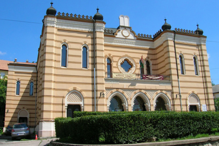 Jobbik az esztergomi Zsinagógában? – ügy és levelezgetés