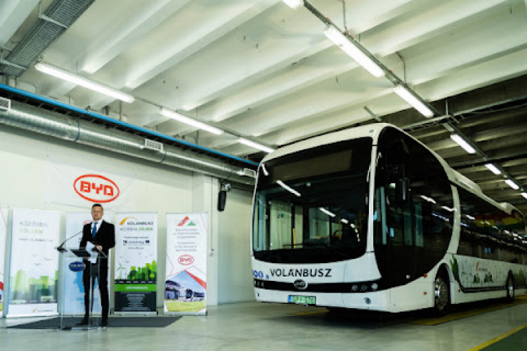 Országszerte 1100 elektromos busz állhat forgalomba 2025-ig