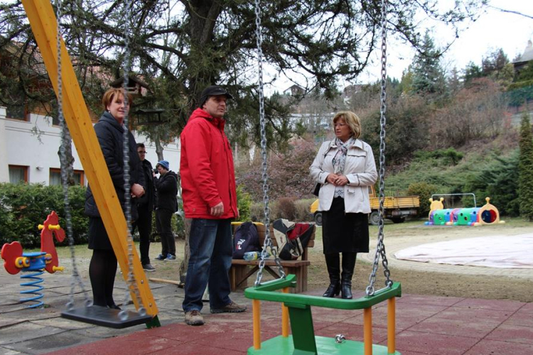 Játszótér átalakítások, bölcsőde és óvoda felújítások