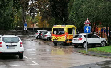 Holttestet találtak egy belvárosi játszótéren