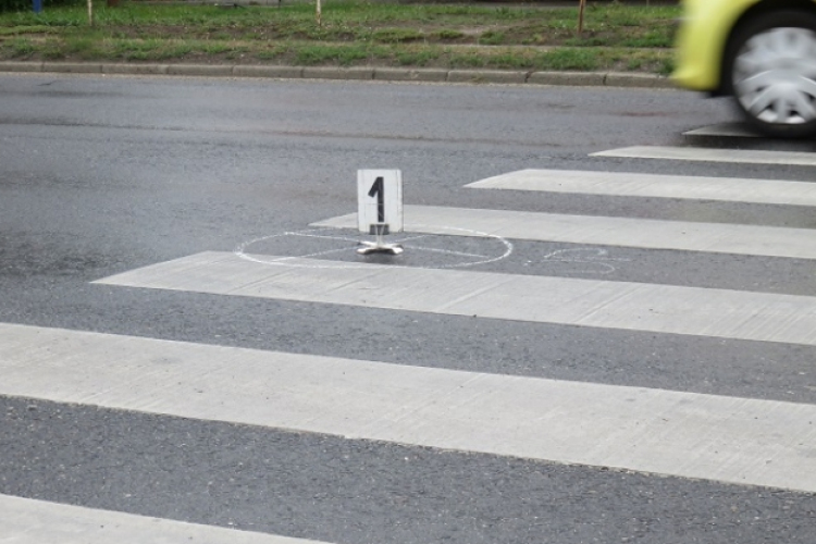 Halálos teherautós gázolás Tatán, ütközés Esztergomban