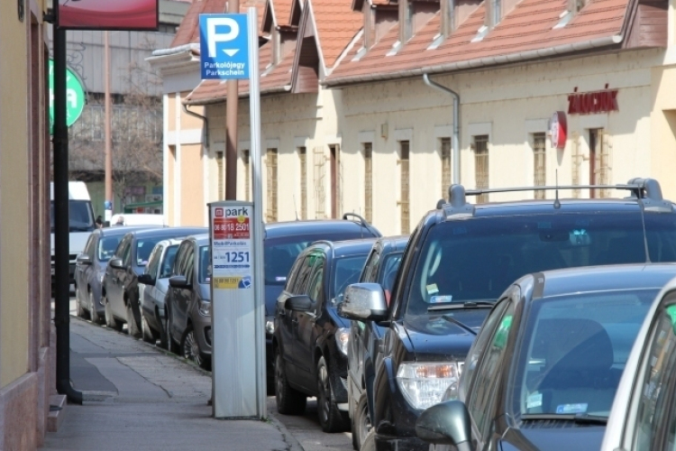 Már csak pár napig érvényesek a tavalyi parkolóbérletek