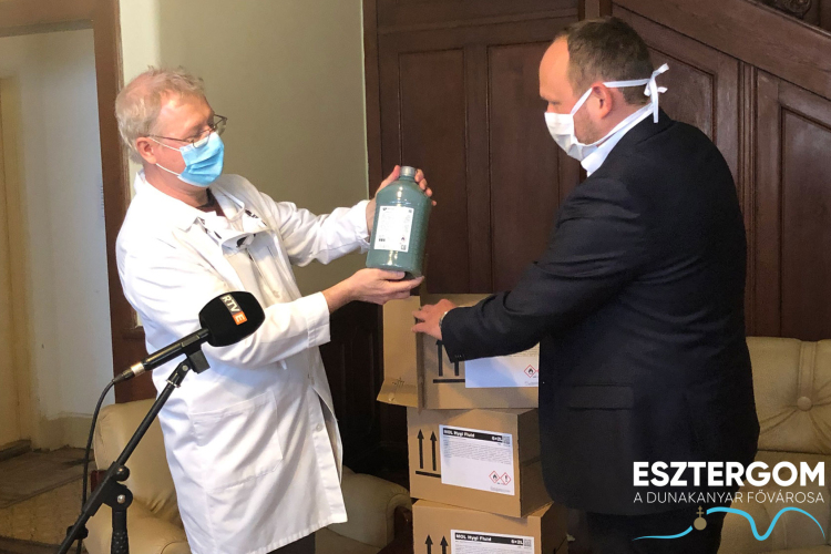 Esztergom segít a koronavírus miatt nehéz helyzetbe kerülteknek