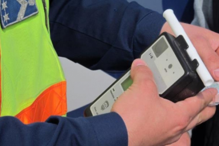 Megint egy rakás ittas vezető bukott le – Esztergomban baleset is történt emiatt