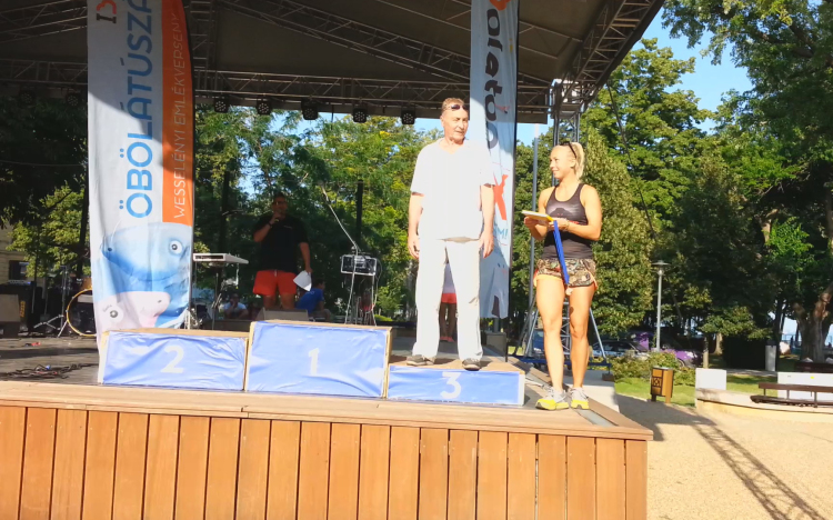 Esztergomi szenior-bronz a Balaton Öbölátúszáson - VIDEÓVAL