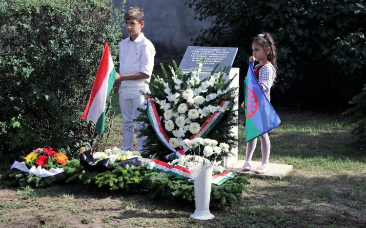 A roma holokauszt áldozataira emlékeztek Esztergomban