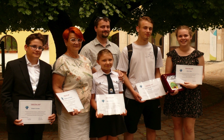 Környezettudatos fiatalokat ismertek el a Horváth Piroska díjátadón Esztergomban