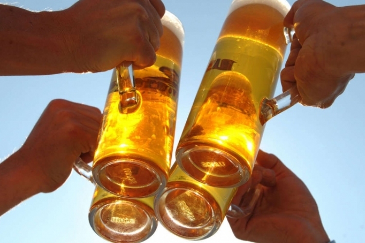 Százféle sörrel és sztárfellépőkkel jön a hétvégén a Főtéri Sörfeszt