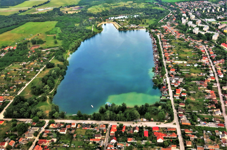 A vízben és a vízparton is gyűjtik majd a szemetet Esztergomban