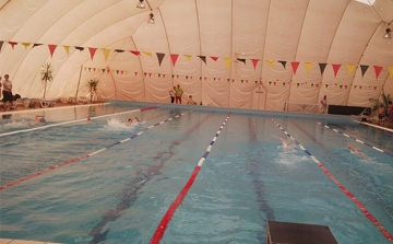 Ifjú úszóink Békatalálkozón versengtek Dorogon